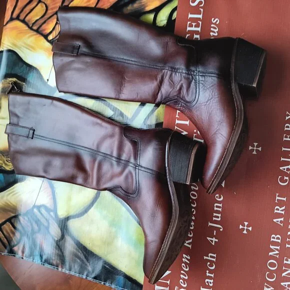 Sofft Brown Sharnell Leather Boot with Zipper Back - Picture 8 of 10